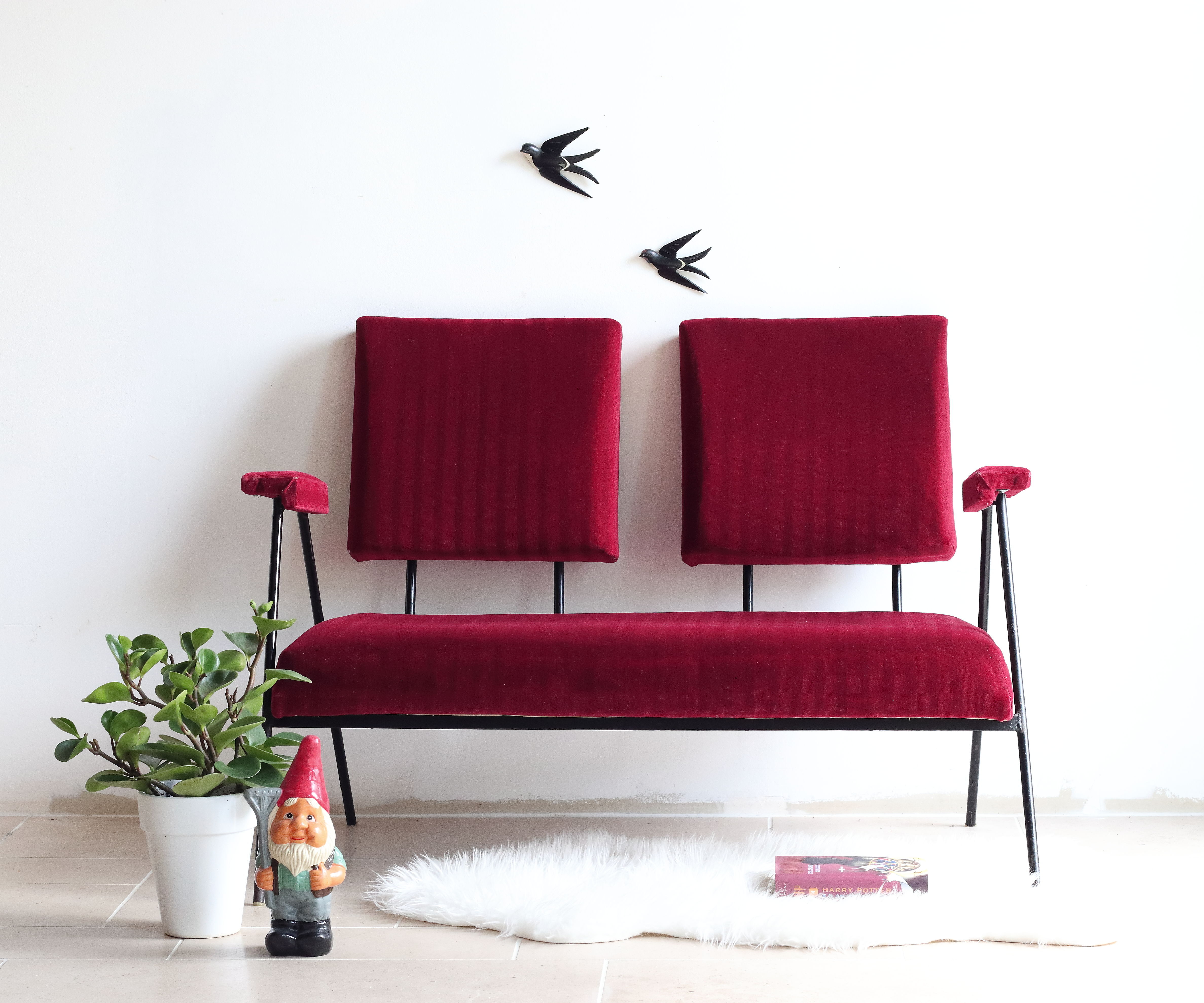 60s design sofa in metal and red velvet