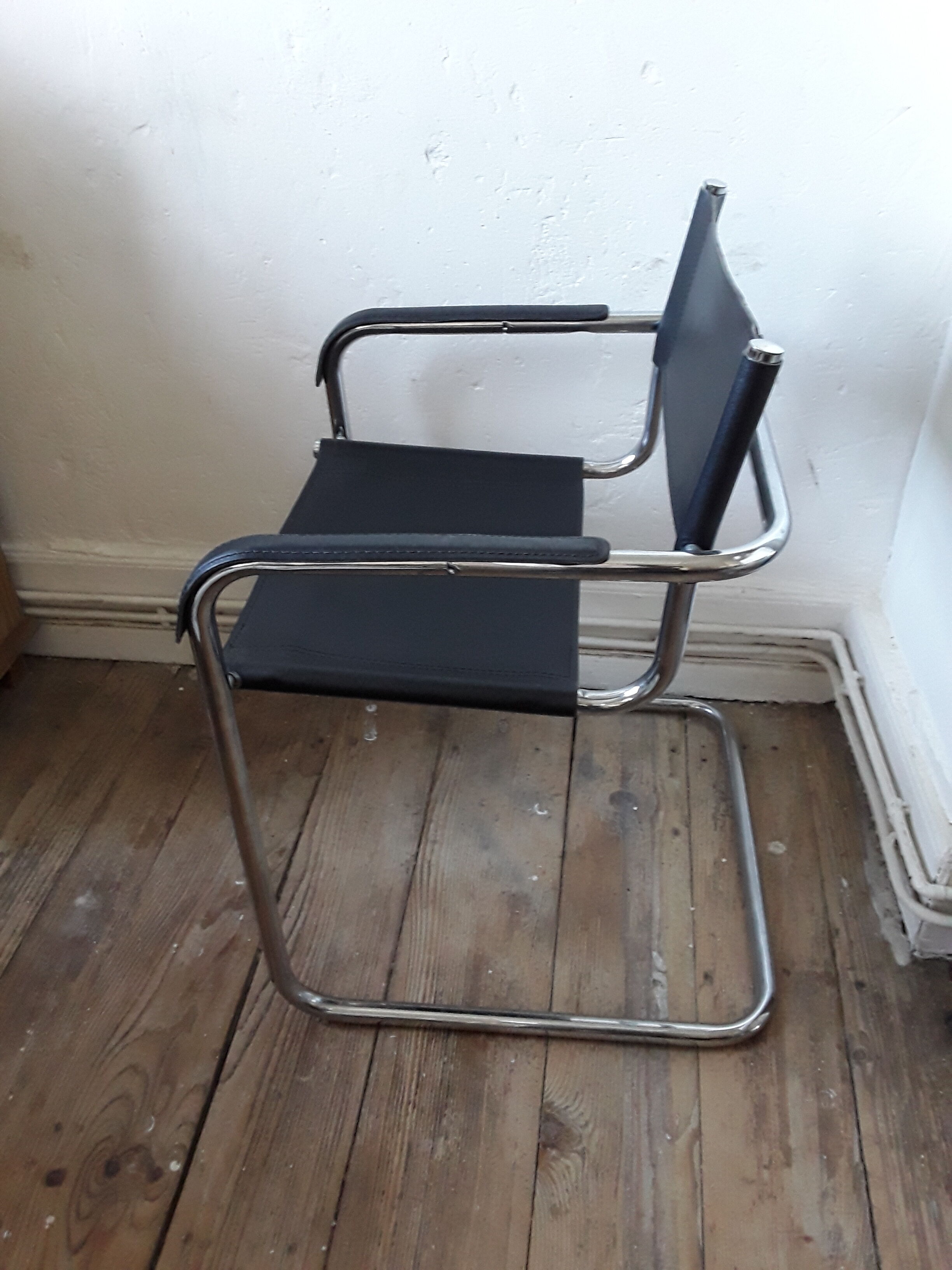 Leather and chrome design chair cantilever 60s/70s