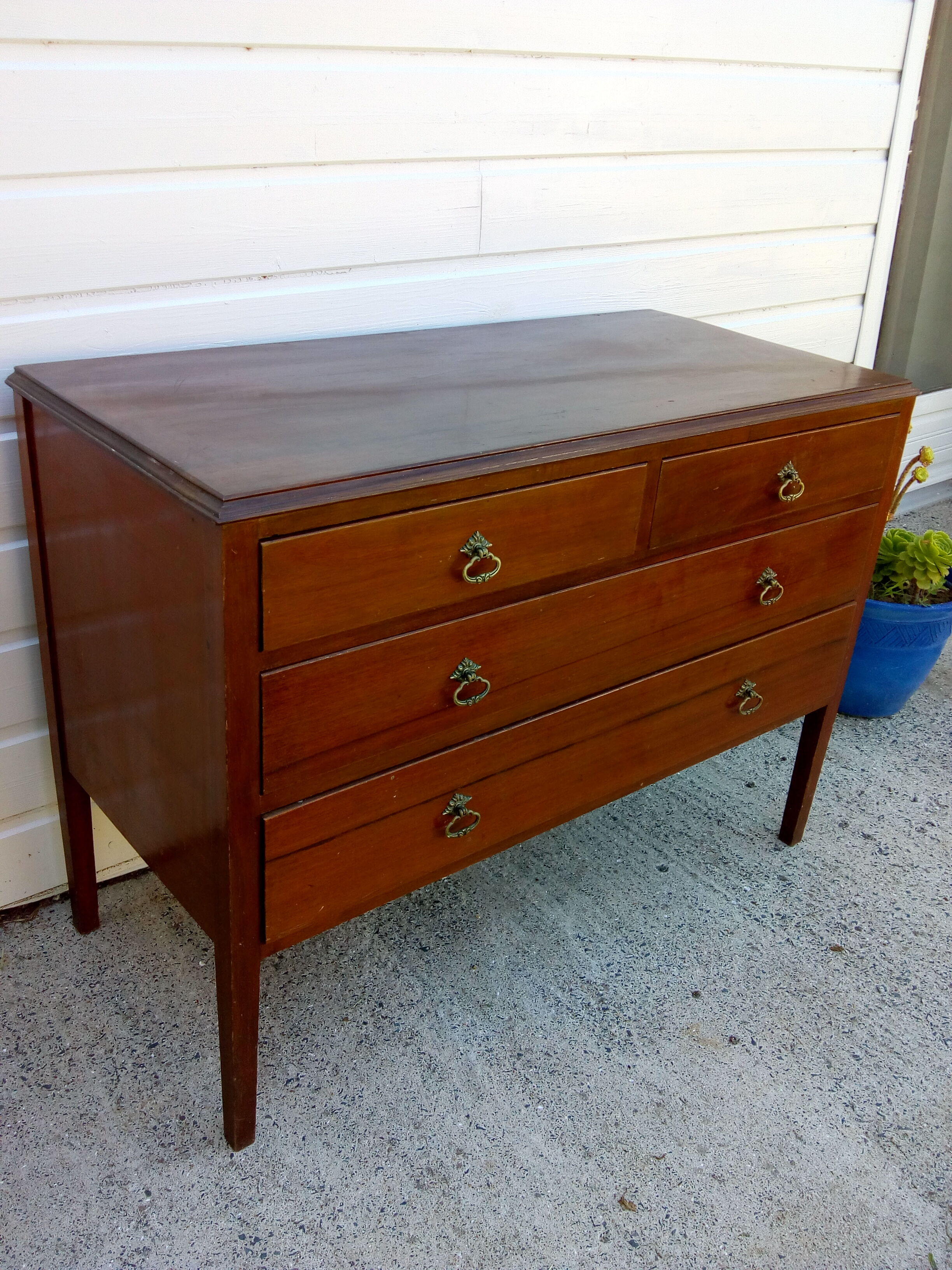 English chest of drawers in massive mahogany