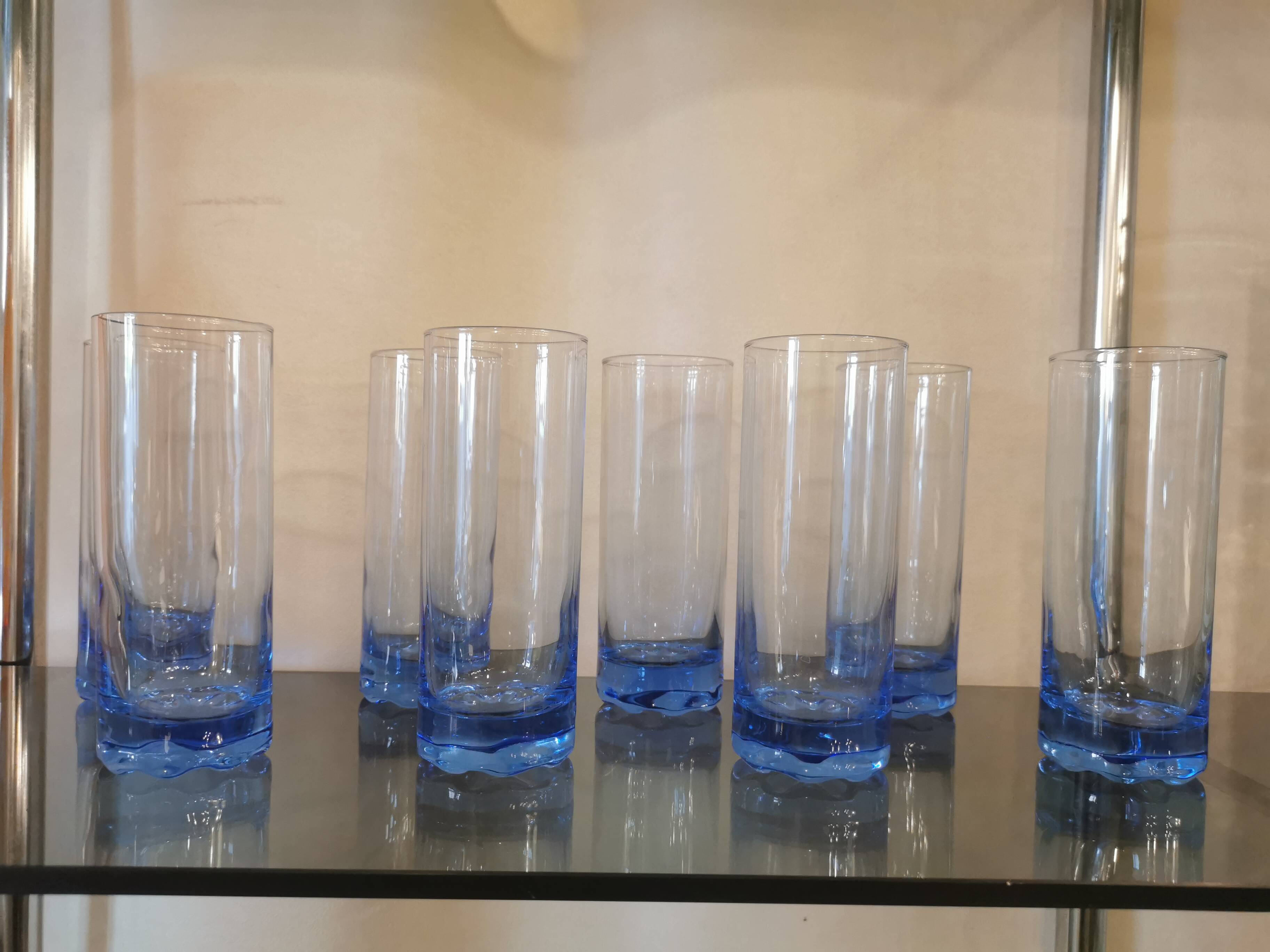 Service of 8 glasses at vintage orangeade