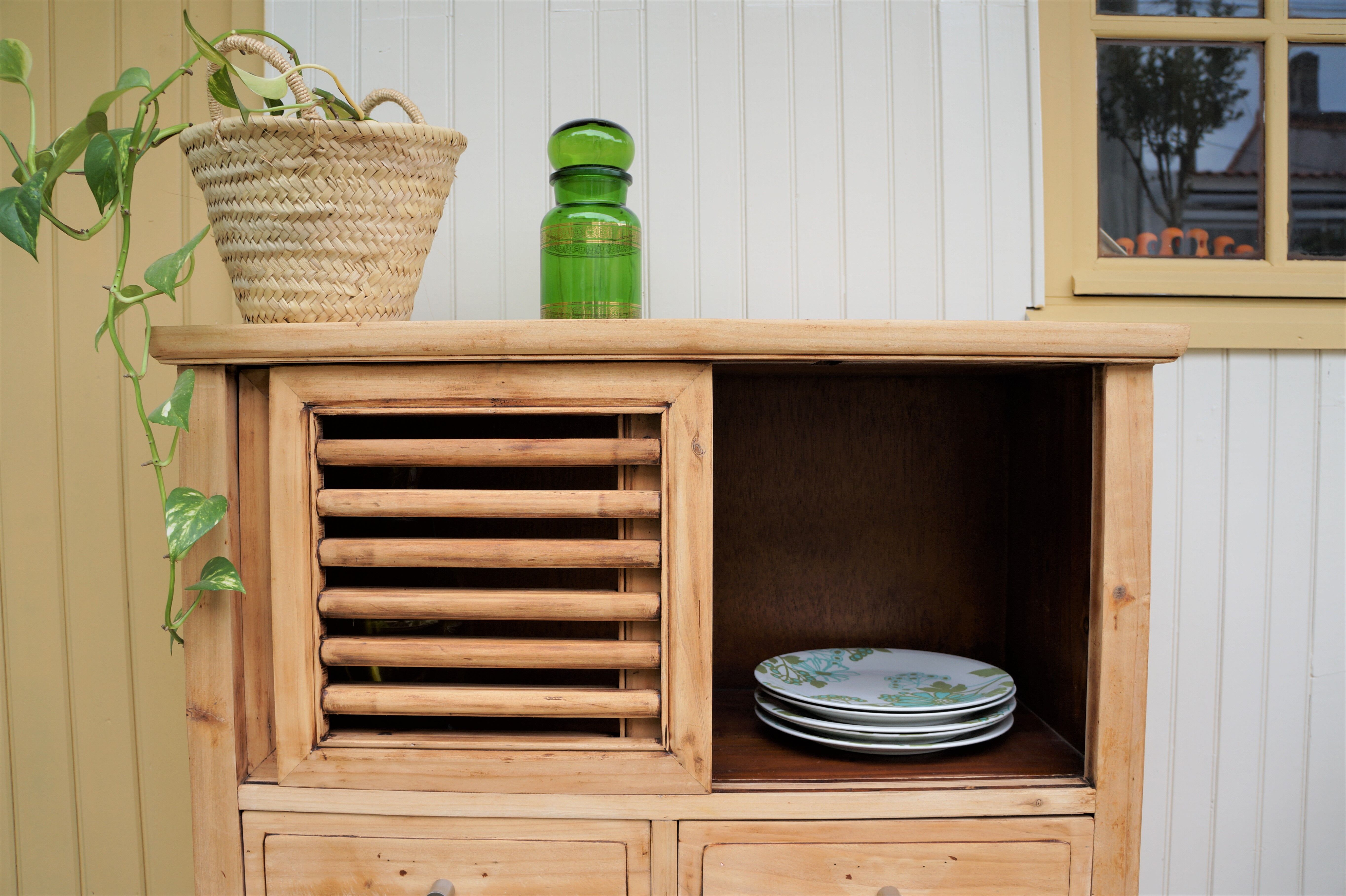 Buffet with sliding doors and drawers