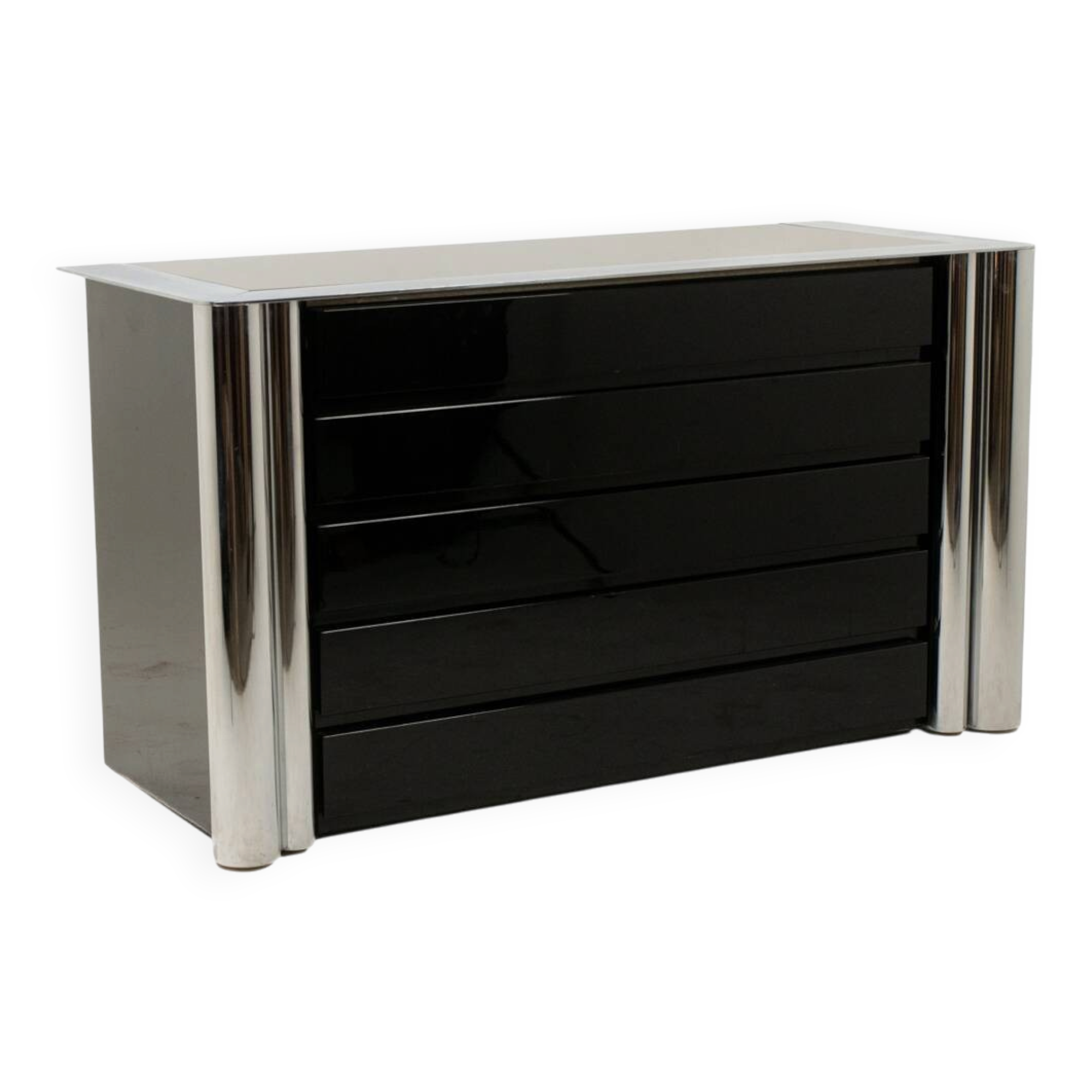Sergio Mazza, pour Cinova. Commode en bois laqué noir. Vers 1970.
