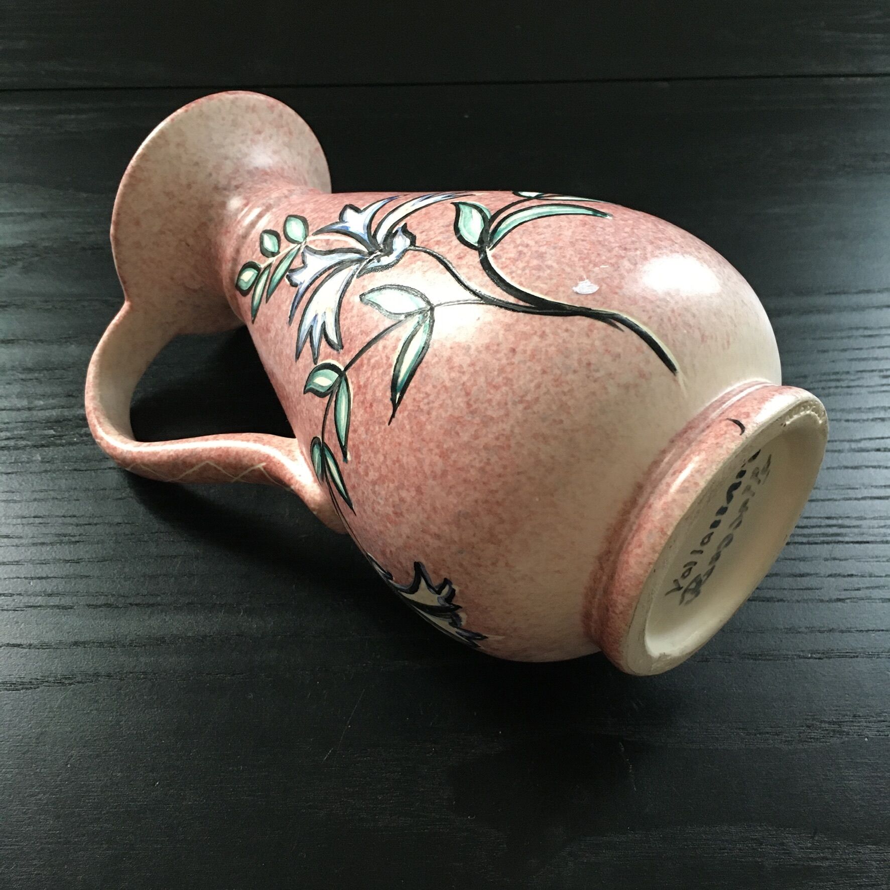 Pitcher signed Rossello Vallauris