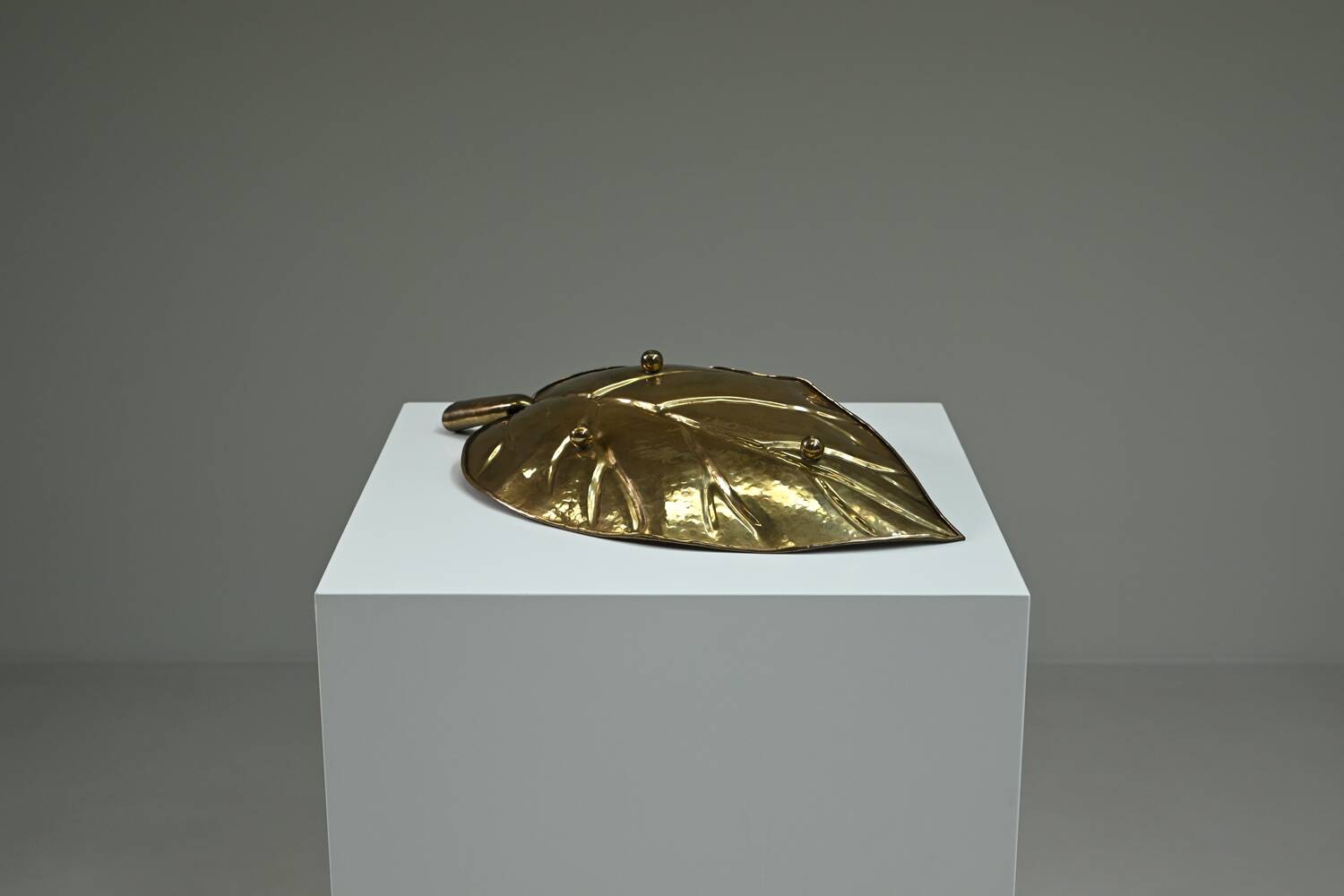 Brass leaf fruit bowl, 1970s Europe.