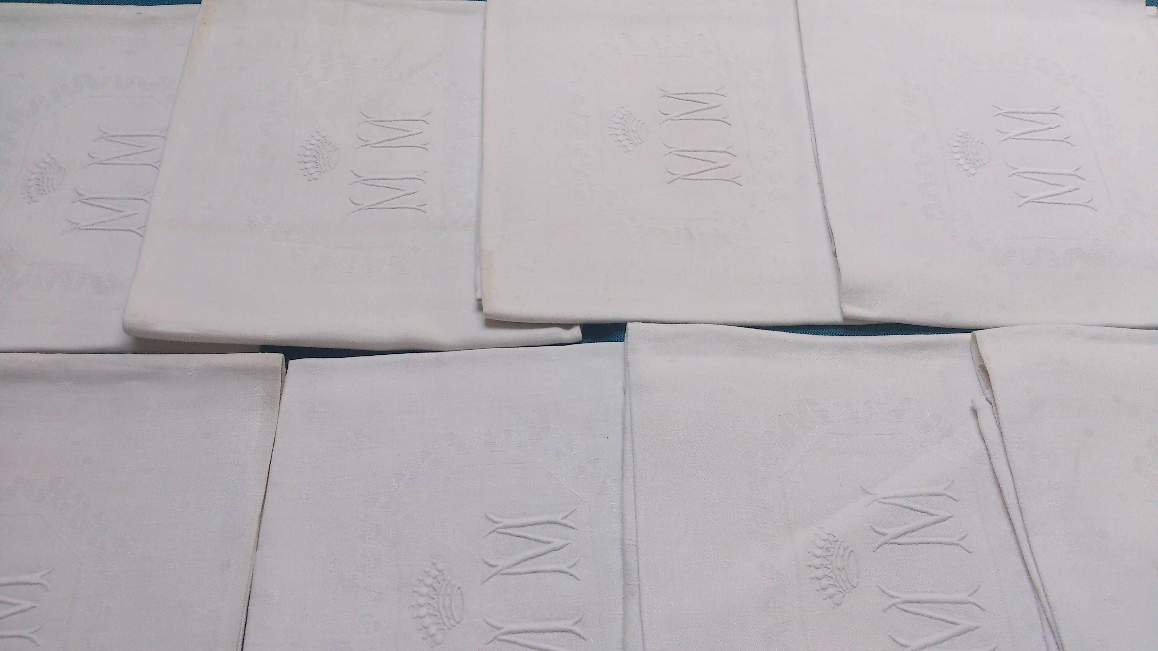Set of 12 linen / cotton damask cloth napkins