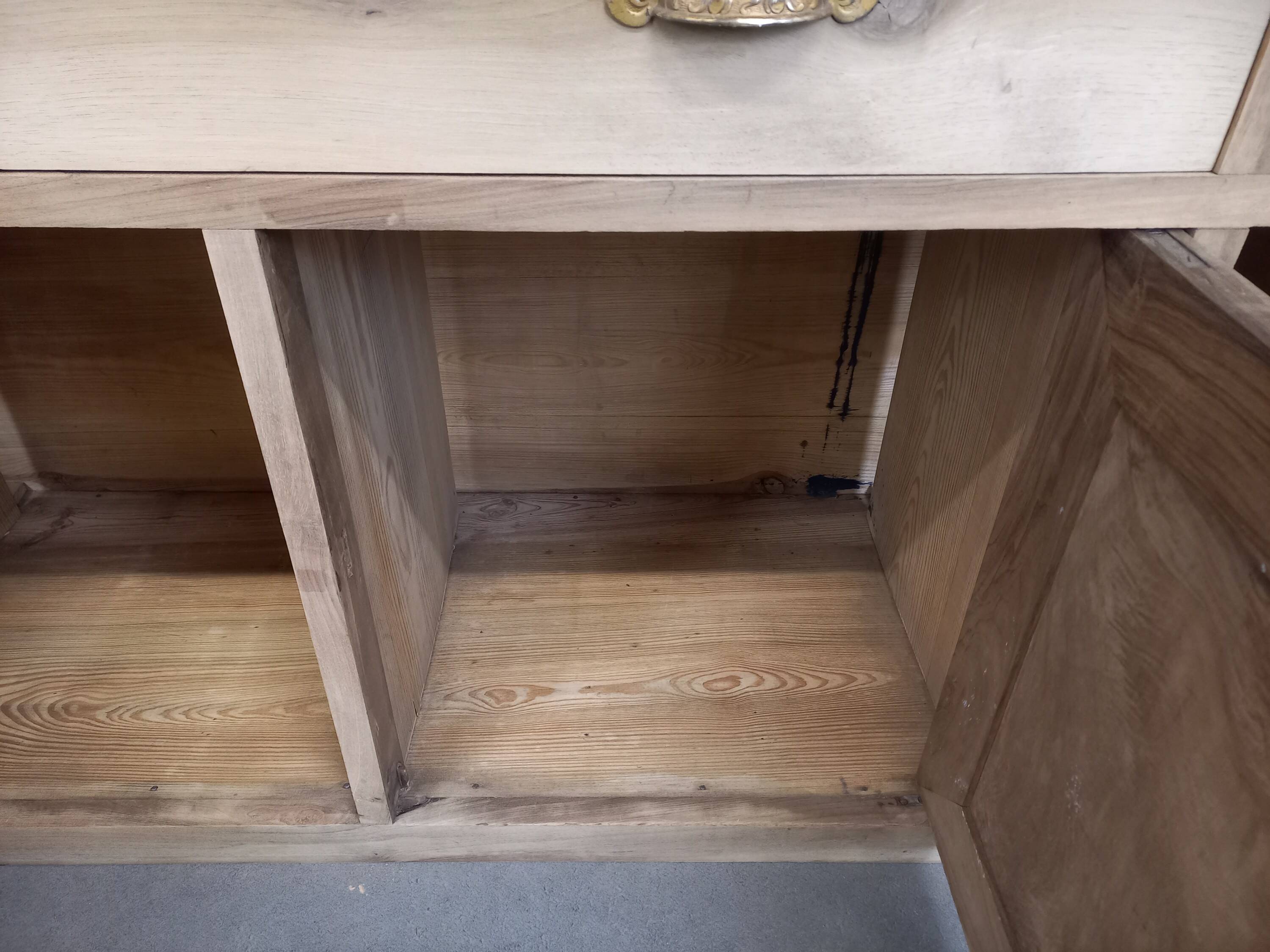 Craft cabinet with drawers