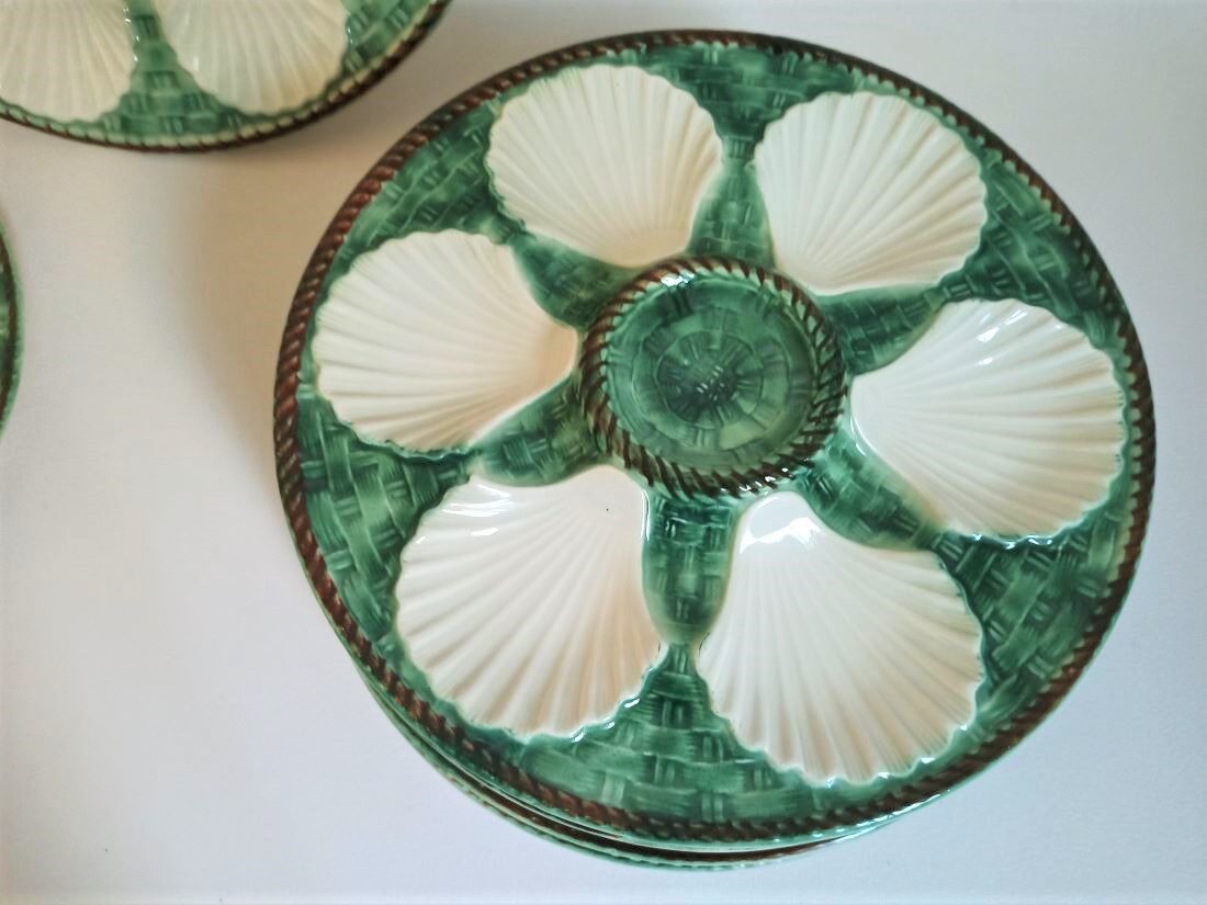 Serving of 6 oyster plates and 1 Longchamp dish