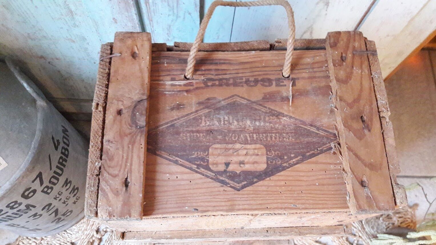 Le Creuset wooden box