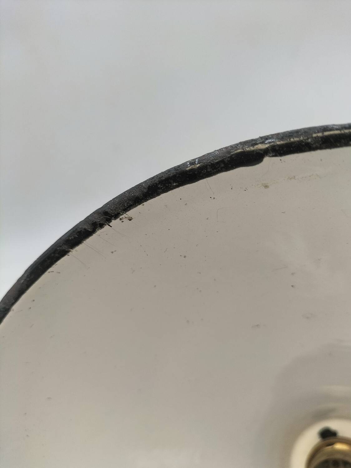 Enamelled sheet metal cone pendant light