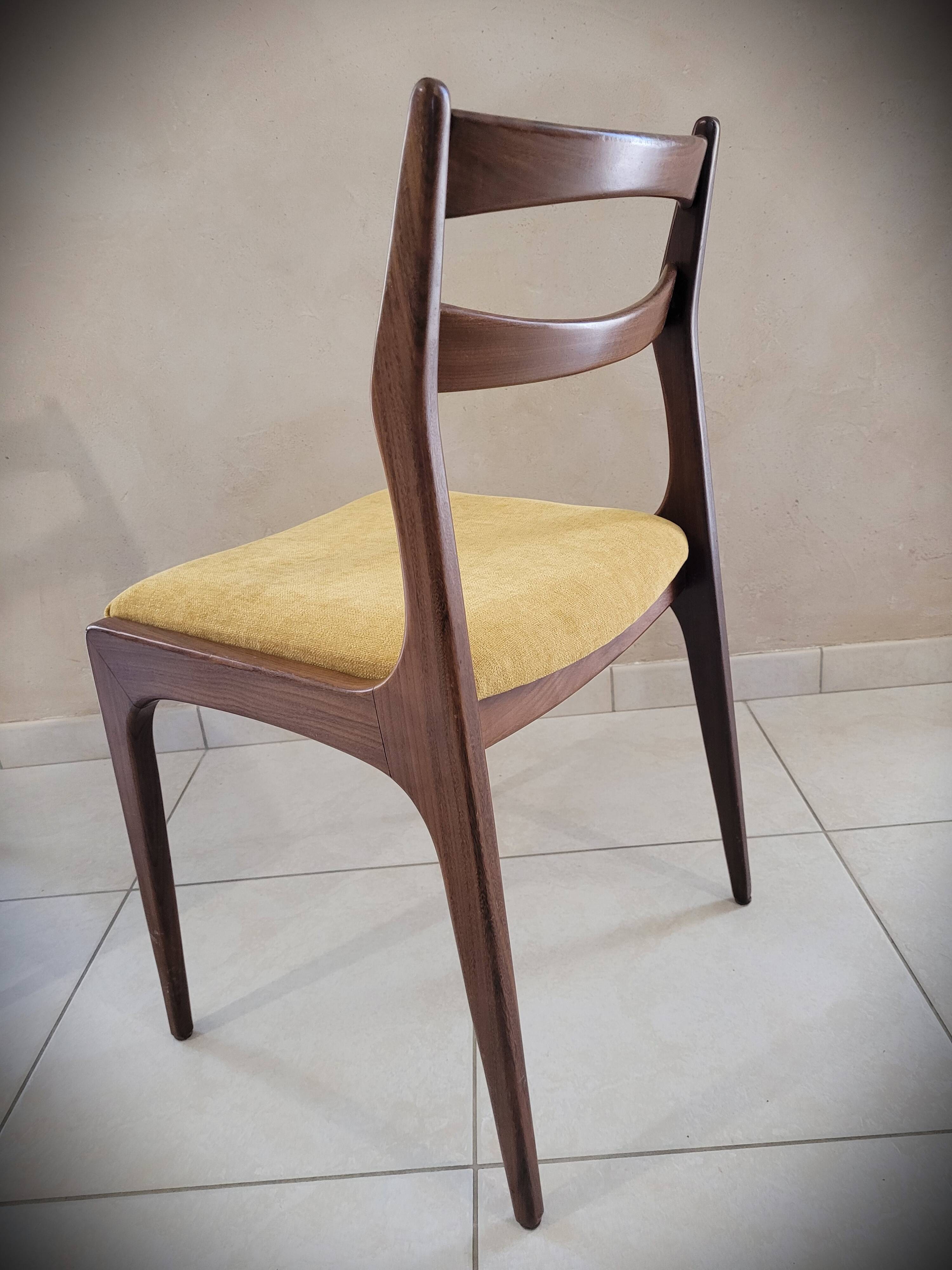 Set of 4 teak chairs with fabric seat in Scandinavian style.