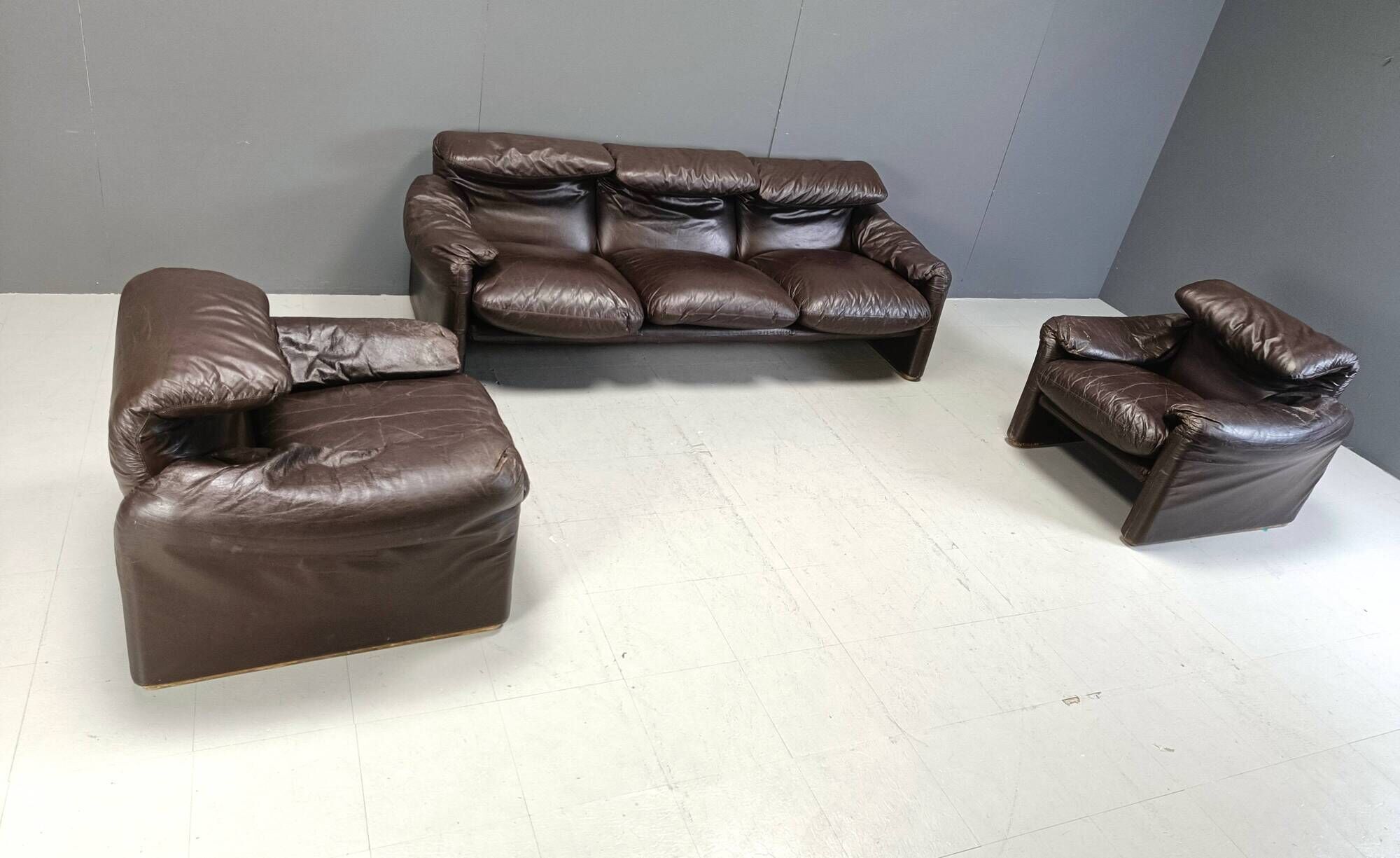 Maralunga leather sofa by Vico Magistretti for Cassina, 1973
