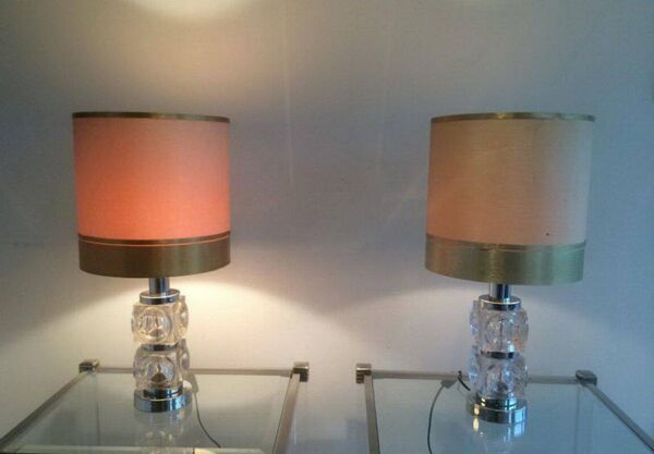 Paire de lampes en verre et chrome. Vers 1970
