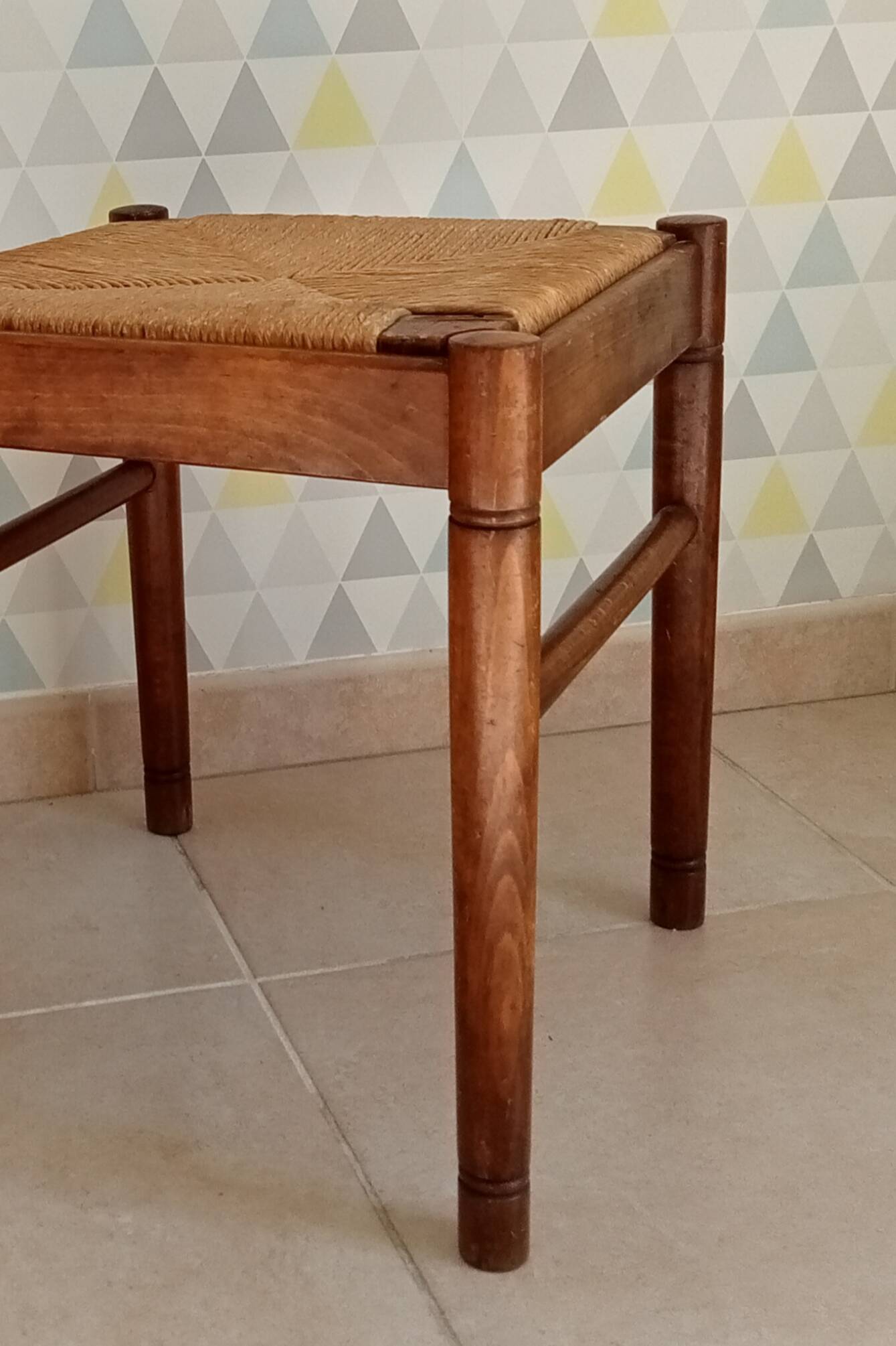 Vintage straw stool in cherry wood 70s/80s