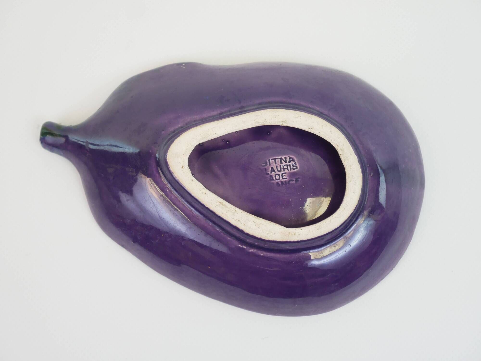 Vide poche aubergine en céramique signée Aegitna Vallauris