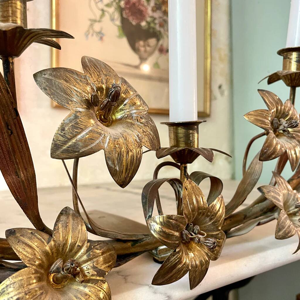 Large brass chandelier with 5 branches and fleur-de-lis design