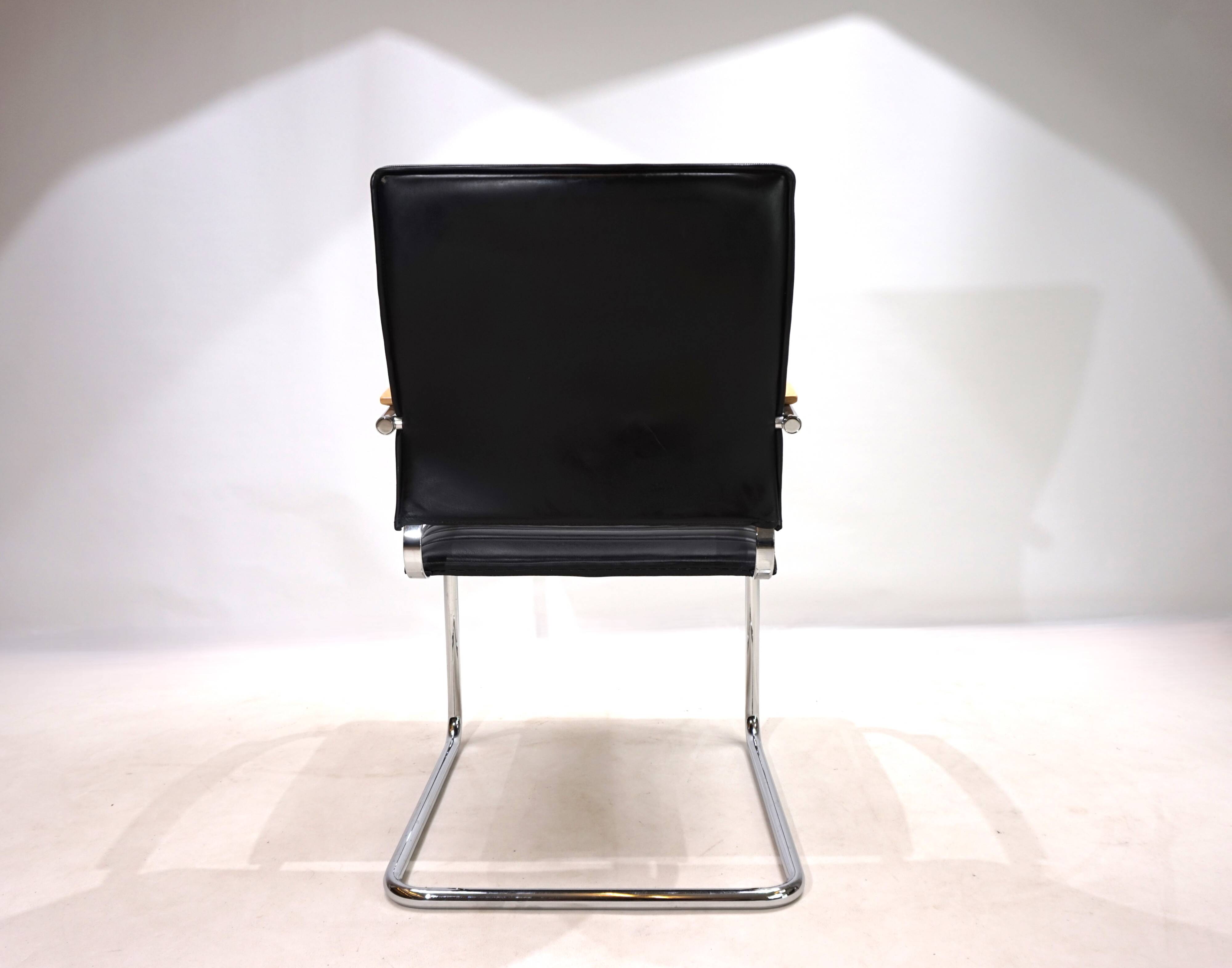 Chaise de salle à manger/conférence en cuir Thonet S74 par Josef Gorica, 1990