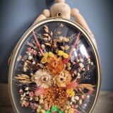 Curved glass flower frame