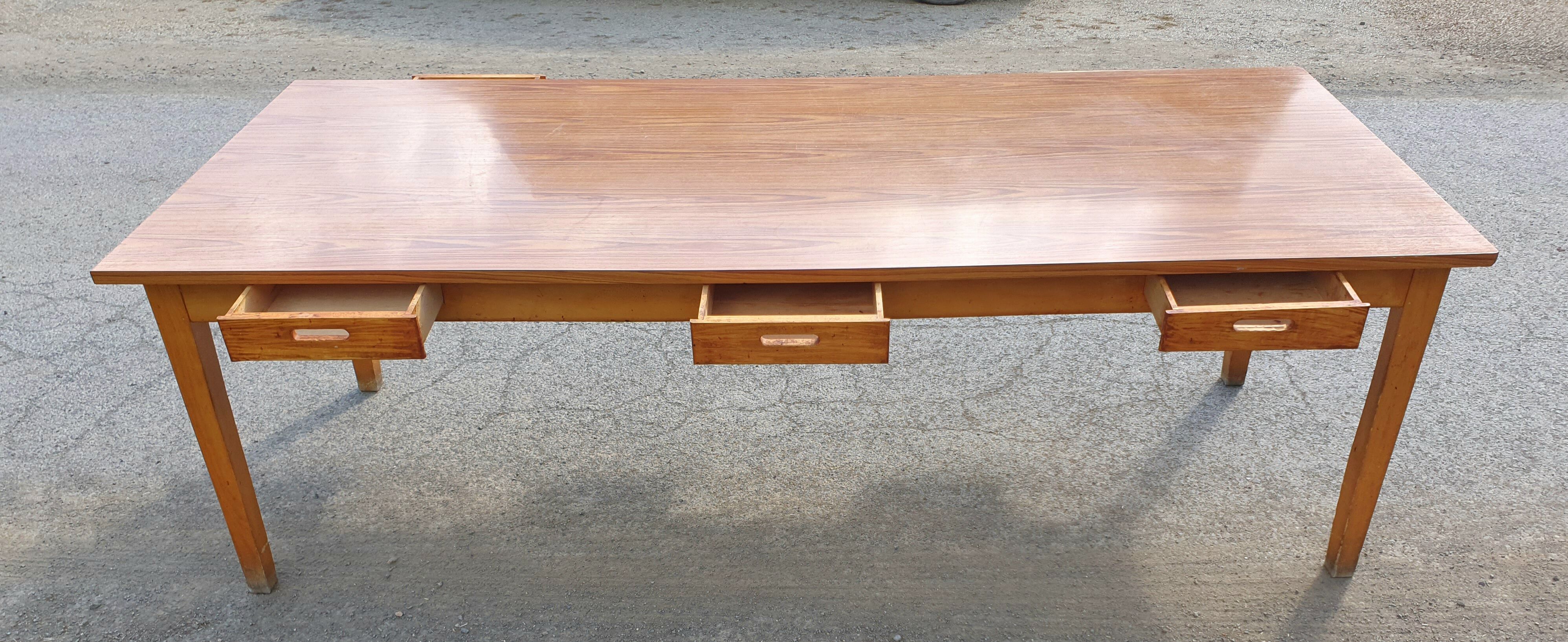 6-drawer community table