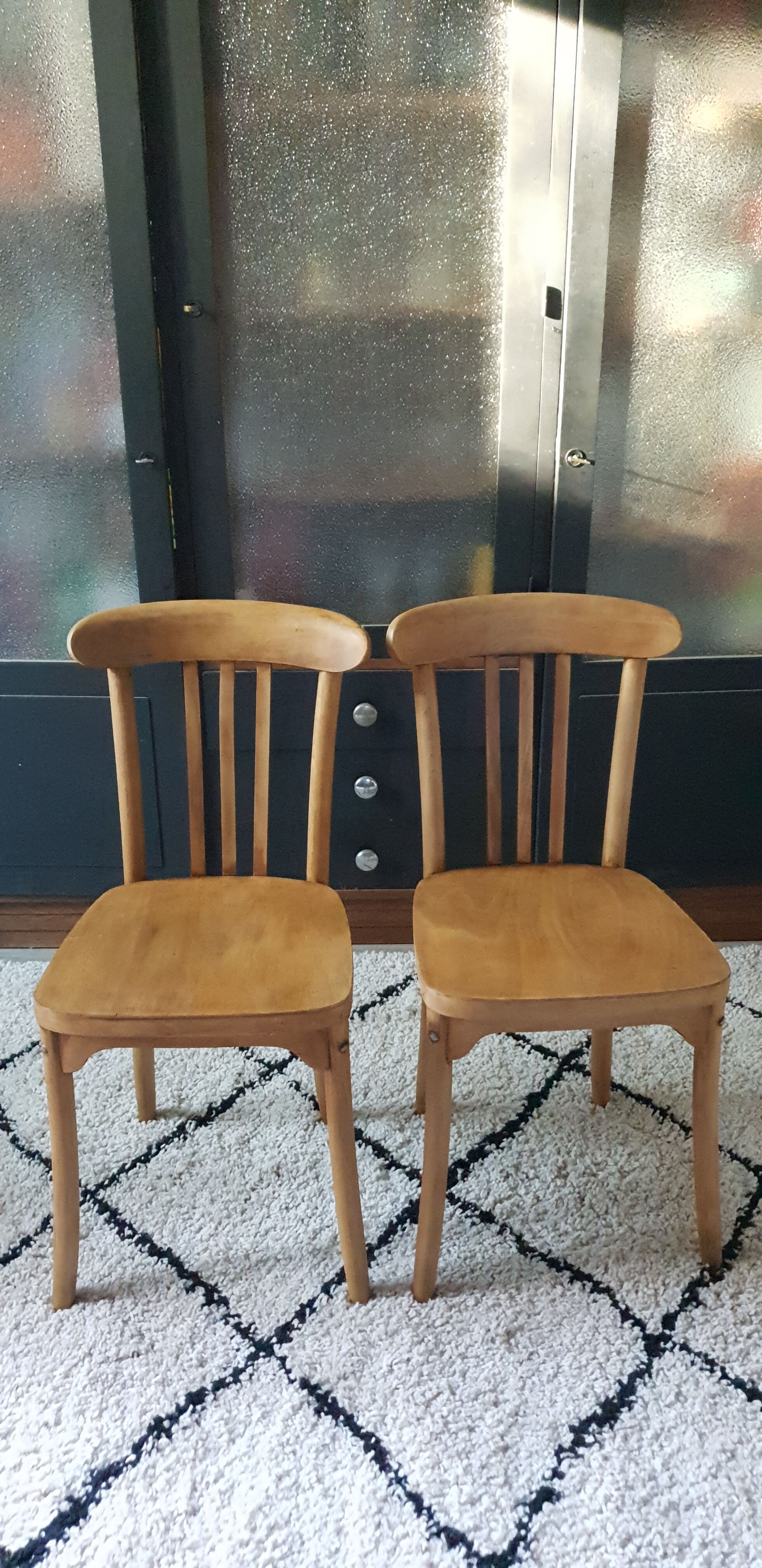 Suite de quatre chaises bistrot