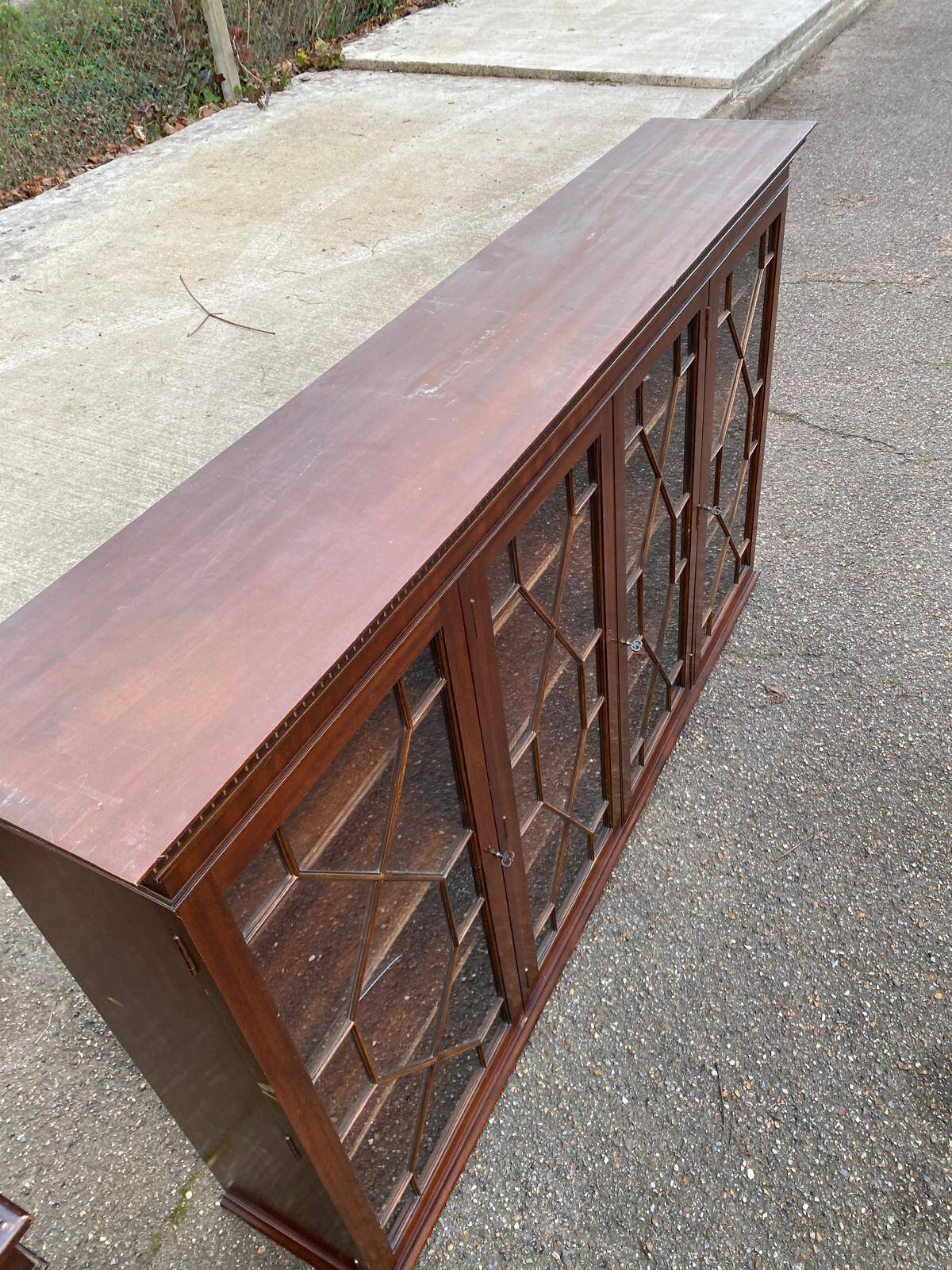 English display cabinet with 4 doors in mahogany, 1960.