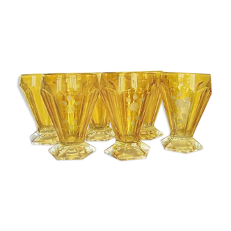 6 ice cream cups and crystal dessert cut and chiseled