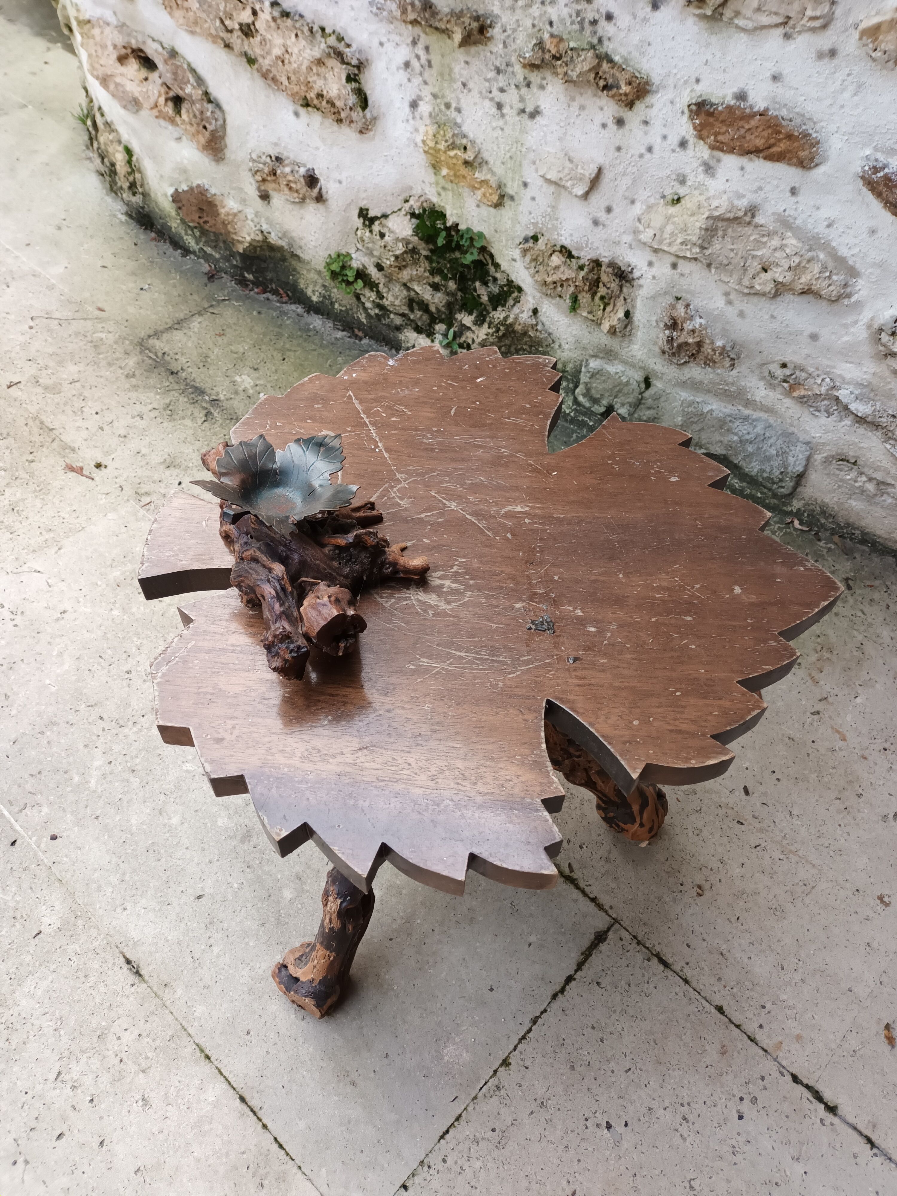 Table basse feuille en bois vintage avec cendrier