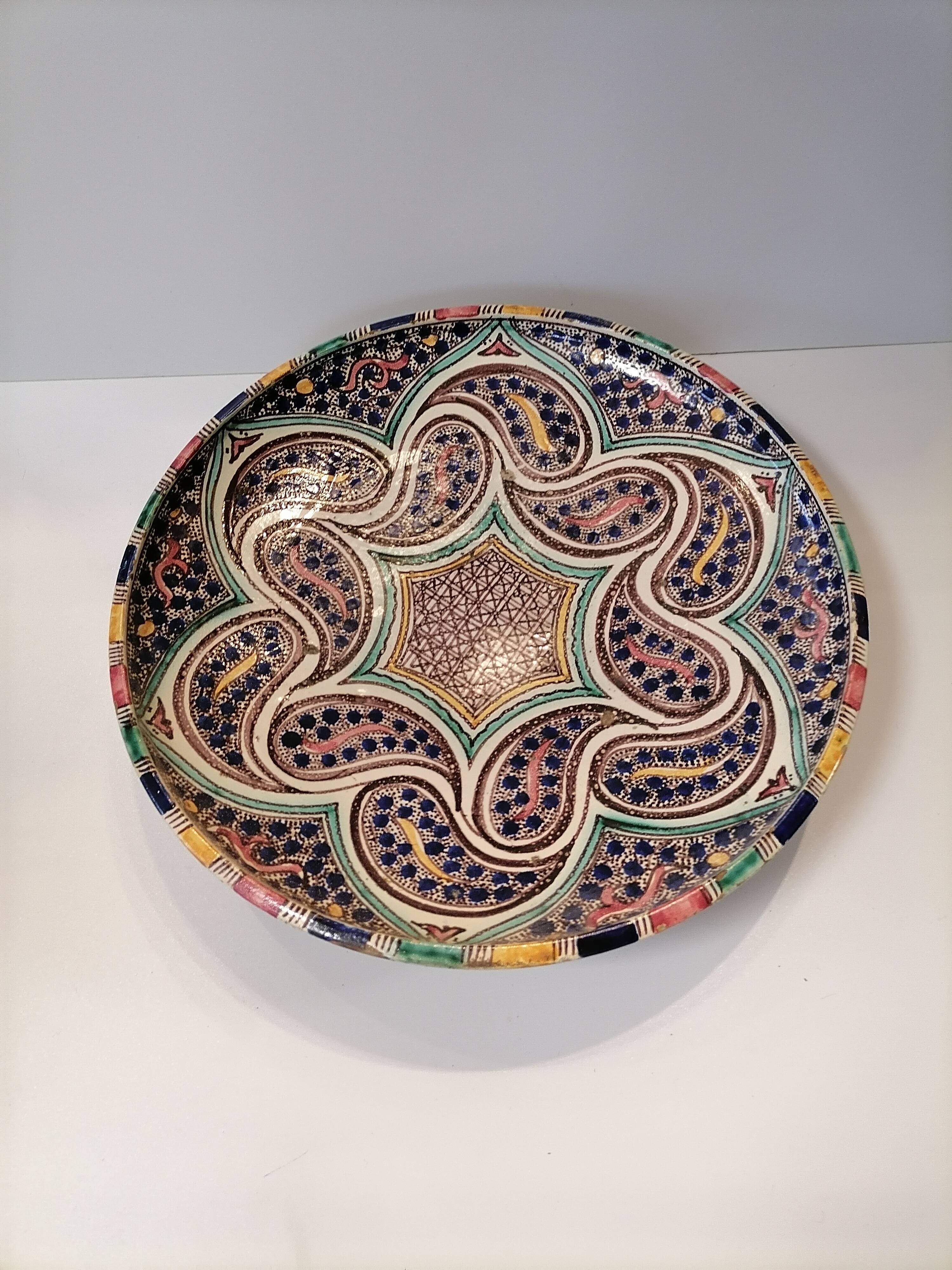 Plat céramique tunisien