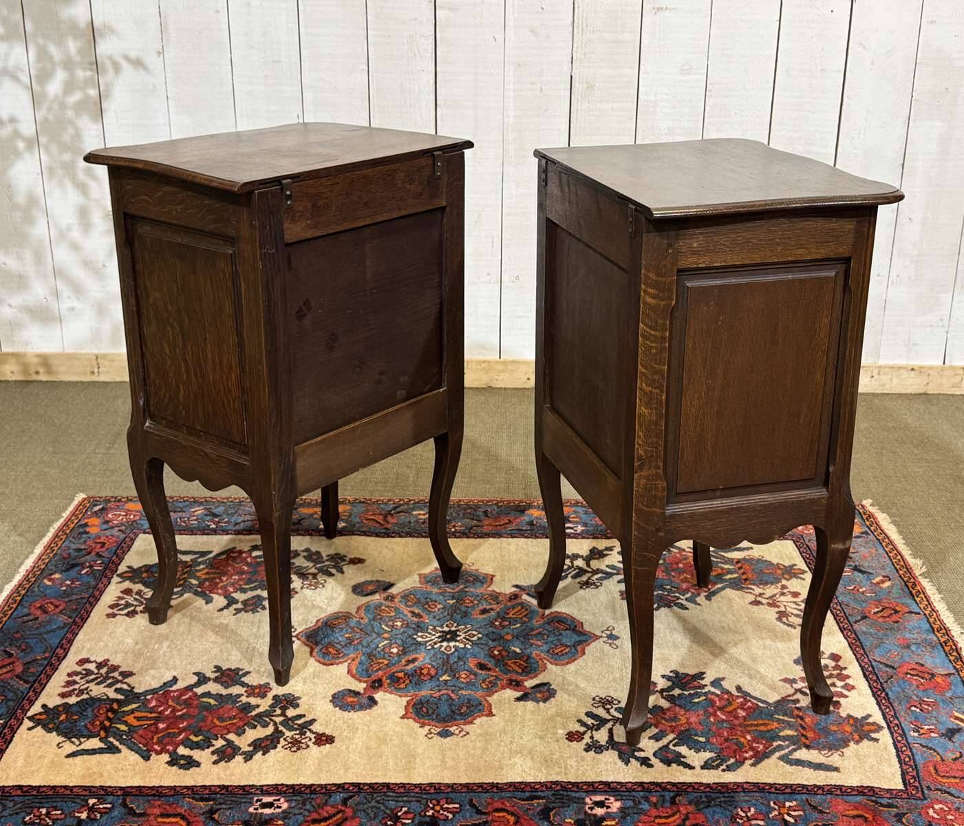 Pair of oak bedside tables in Louis XV style from the 1950s.