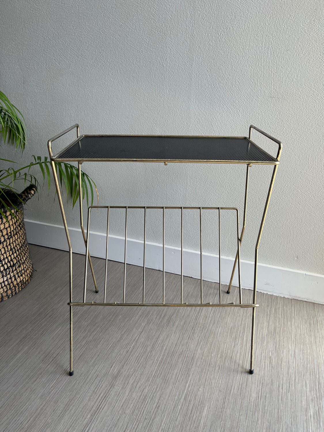 Vintage side table / gold end table / accent table