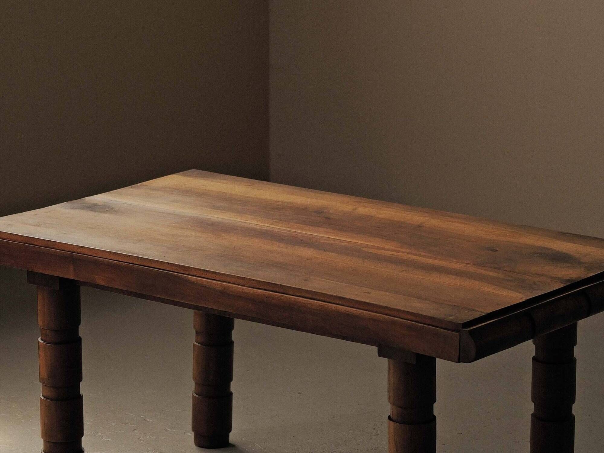 Modernist table in oak and walnut, France, Art Deco, circa 1940.