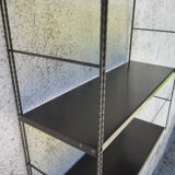 Shelf wall metal string