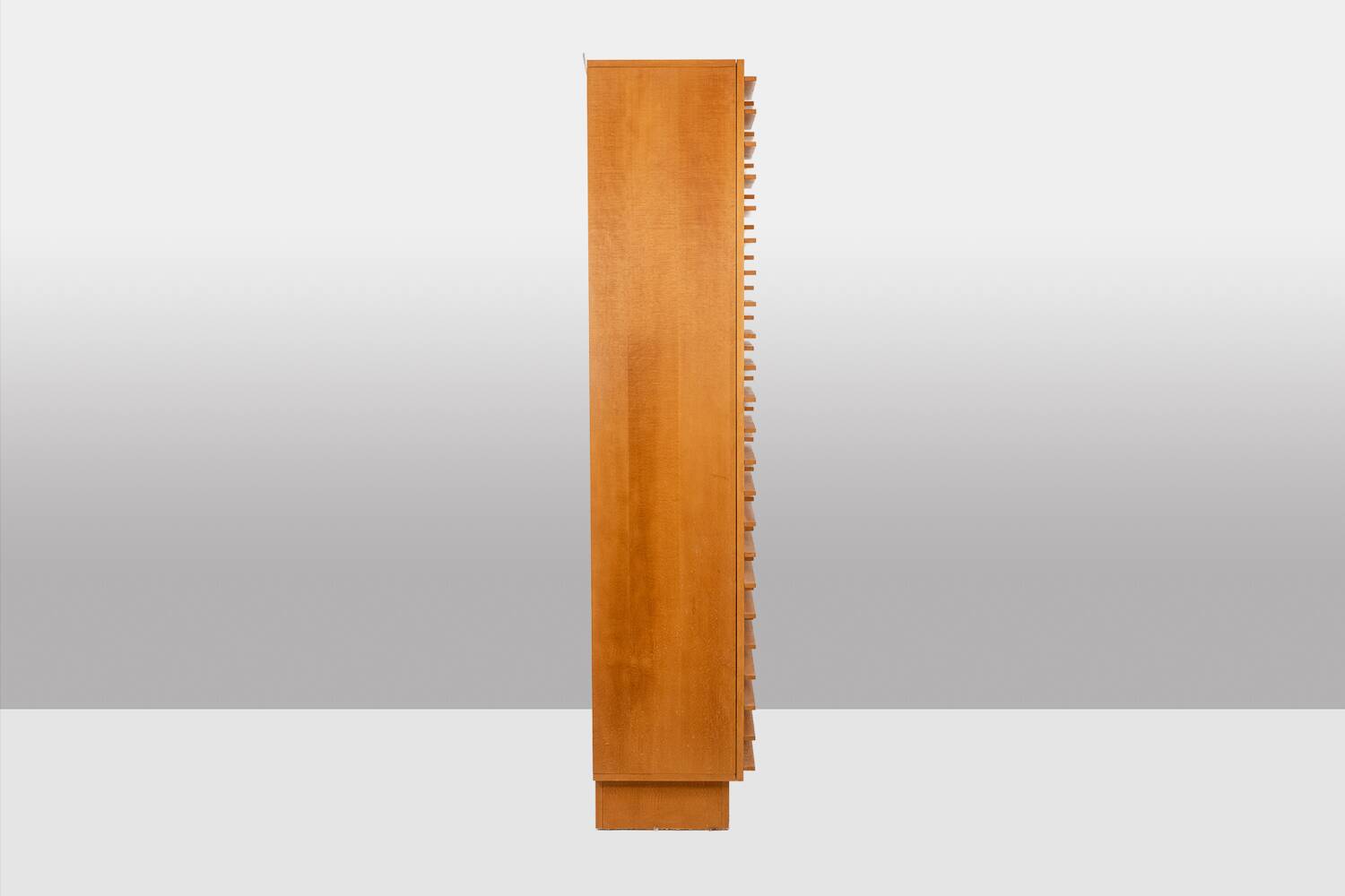 Armoire en hêtre blond Éric Miomandre 20e siècle
