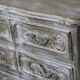 Commode arbalete ancienne patinée beige et blanc