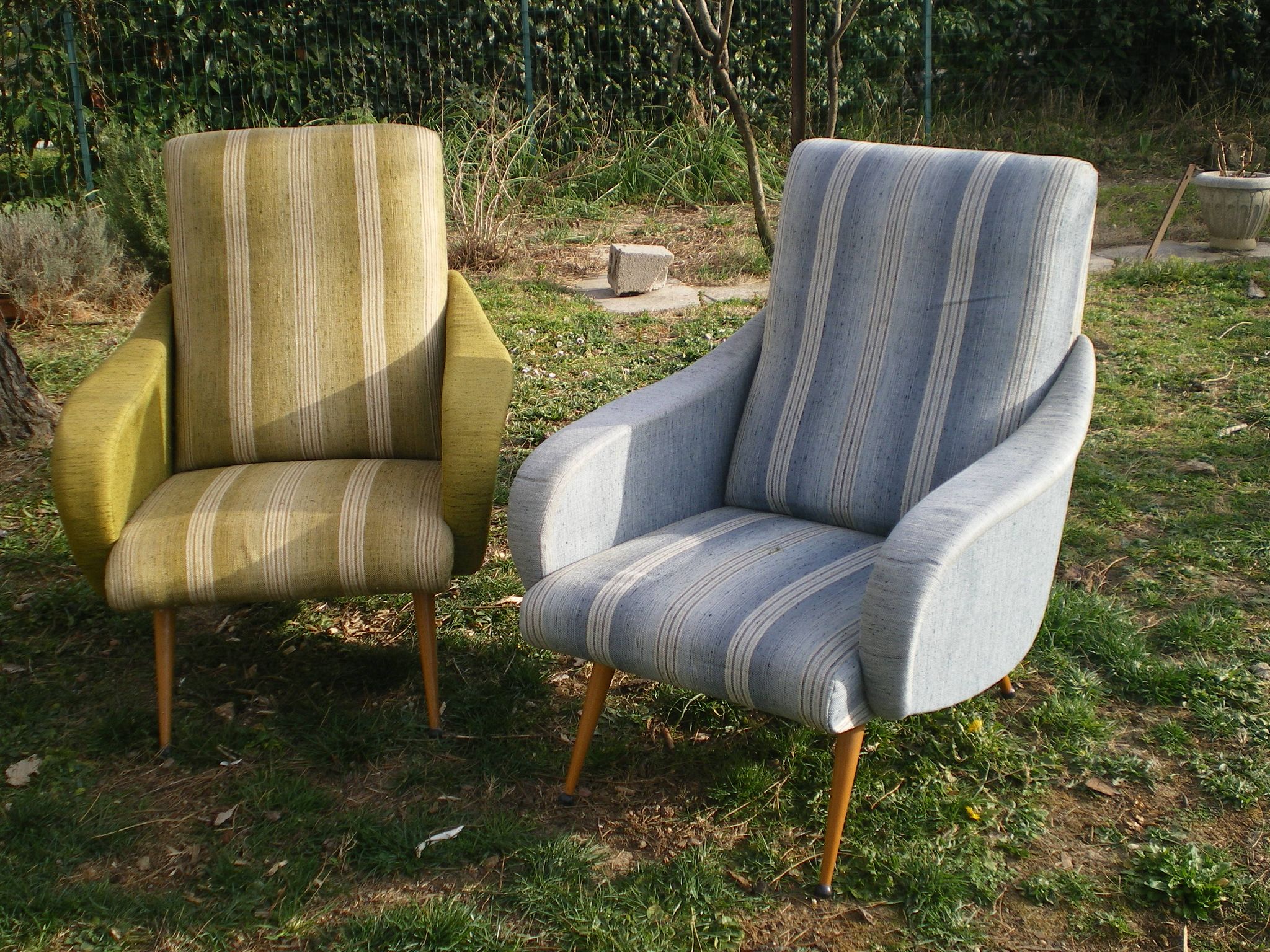 Paire de fauteuils vintage, design italien