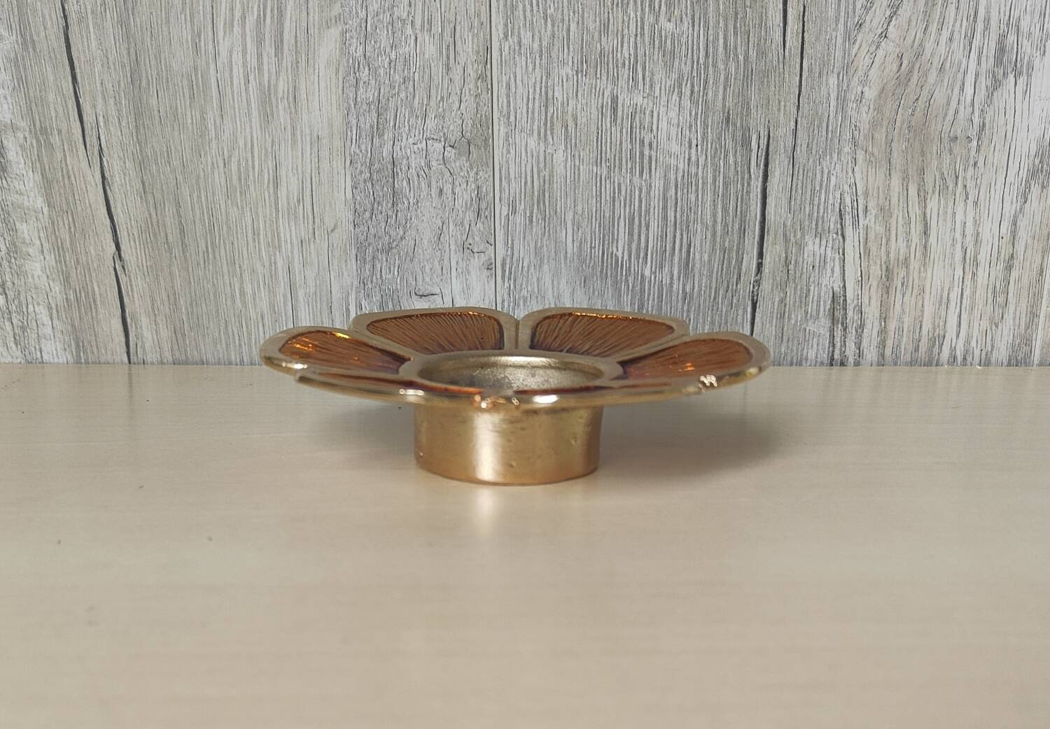 Bougeoir fleur en bronze et émail
