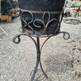 Wrought iron standing planter
