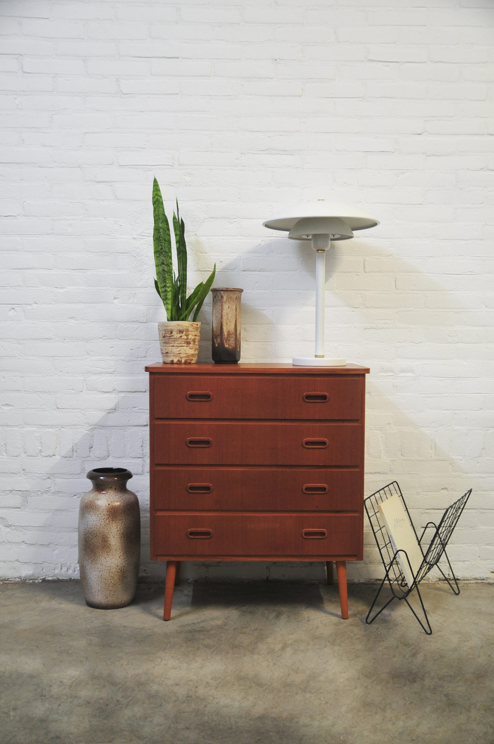 Vintage white and gold table lamp Belid