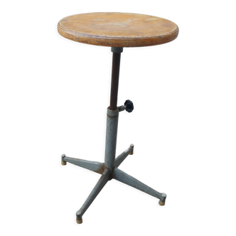 Swivel workshop stool