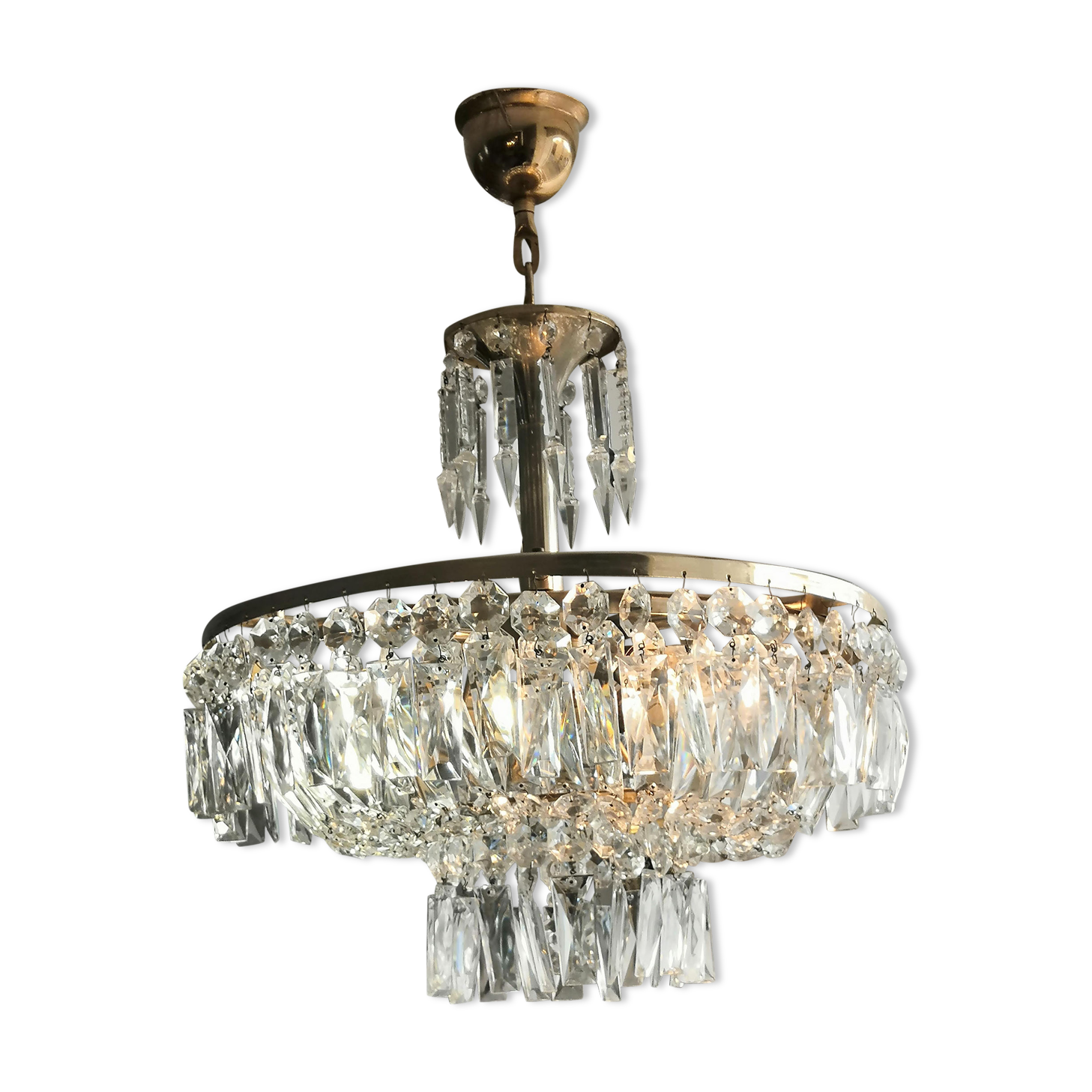 Crown chandelier with grapevines
