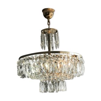 Crown chandelier with grapevines