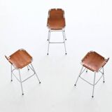 Tabourets de bar en cuir Charlotte Perriand Station de ski des Arcs France 1960