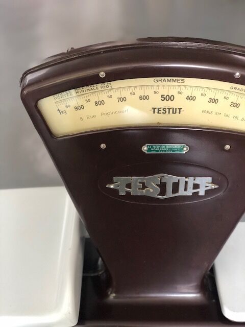 Vintage merchant's scale in bakelite burgundy