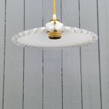 Serrated opaline suspension