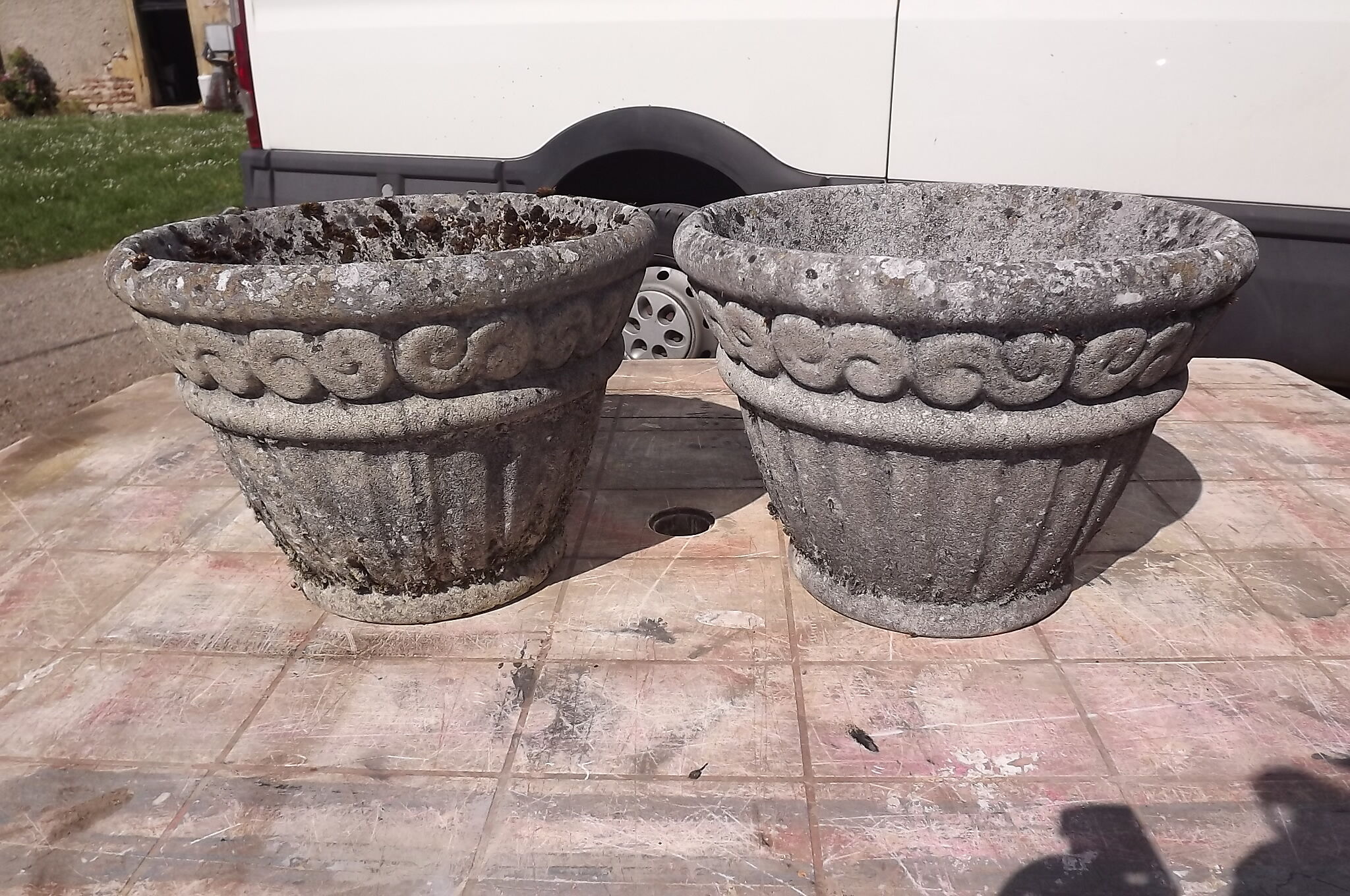 Pair of vases in stone Dordogne 19 th
