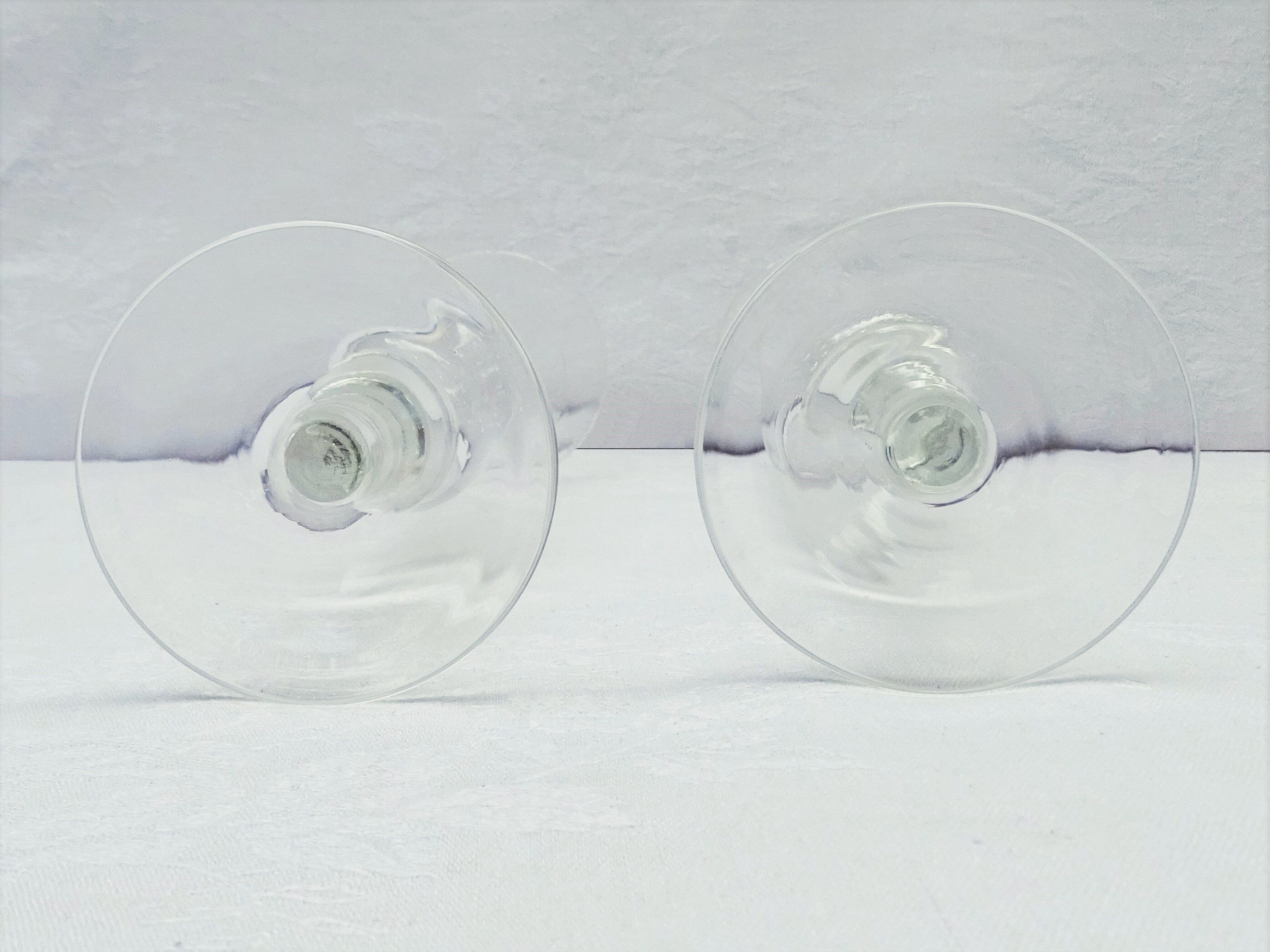 Duo of large champagne flutes in bubble blown glass