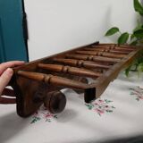 Patère murale en bois avec étagère à chapeaux