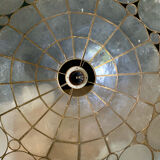 Mother-of-pearl suspension