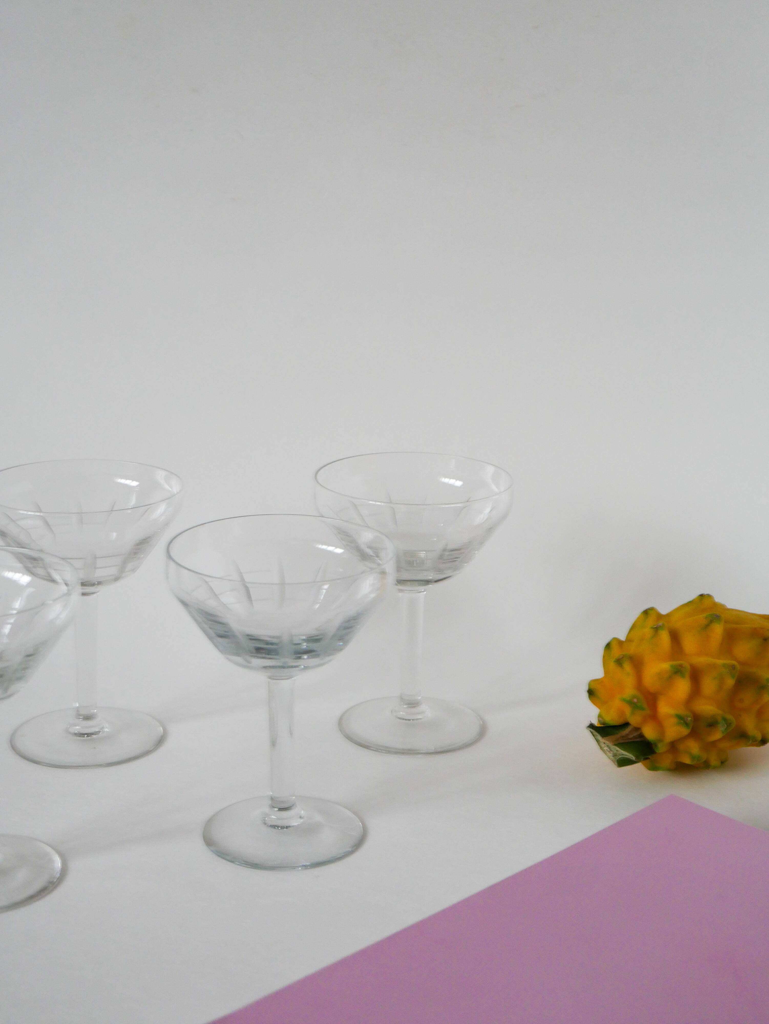 Set of 4 large champagne glasses in engraved crystal, 1930