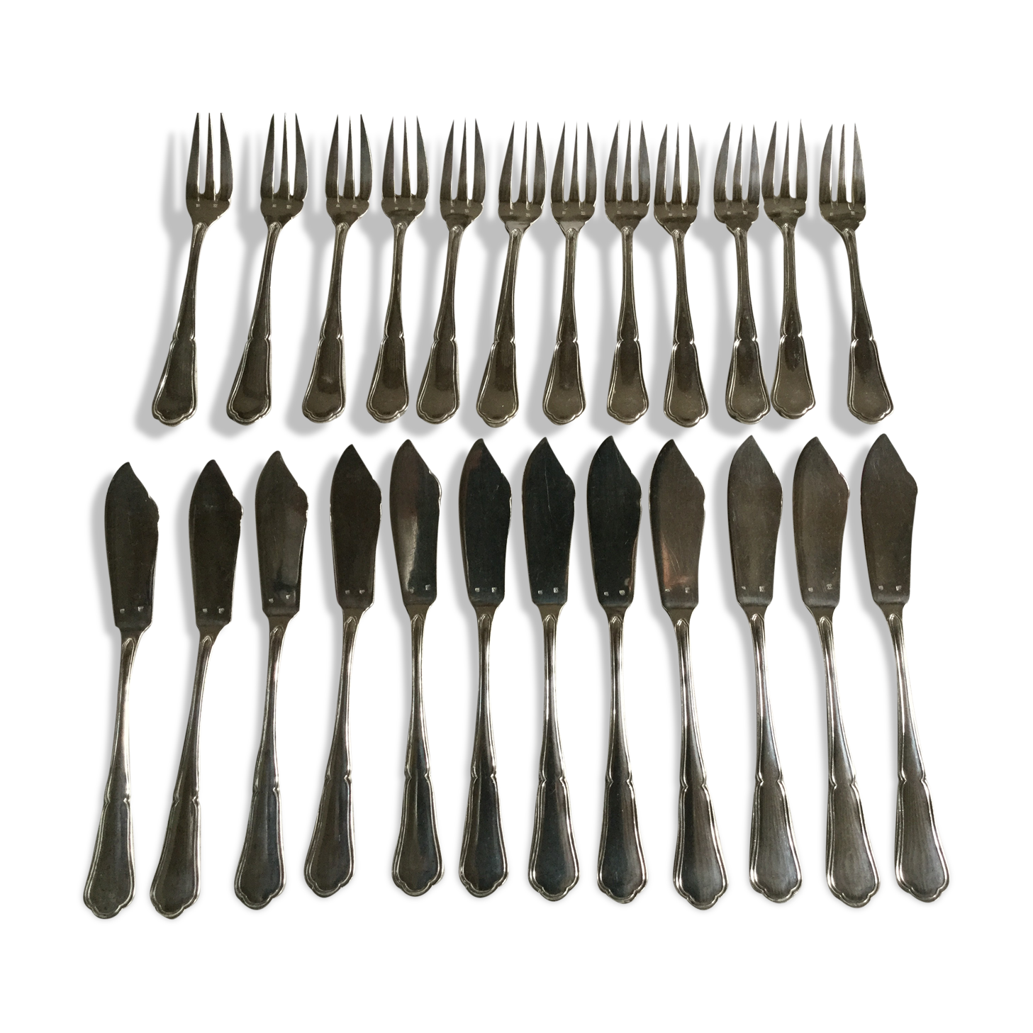 1 batch of 12 silver metal fish cutlery