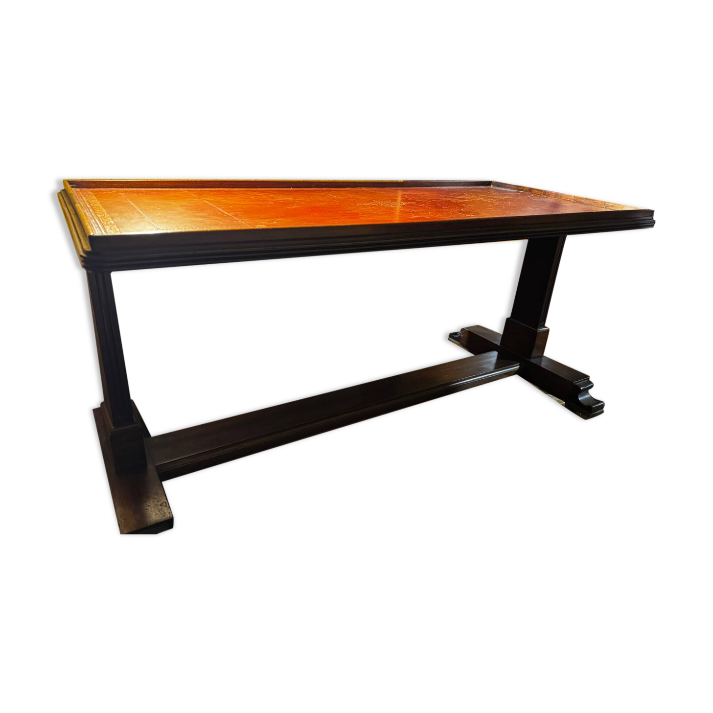 Mahogany and leather coffee table from the 19th century.